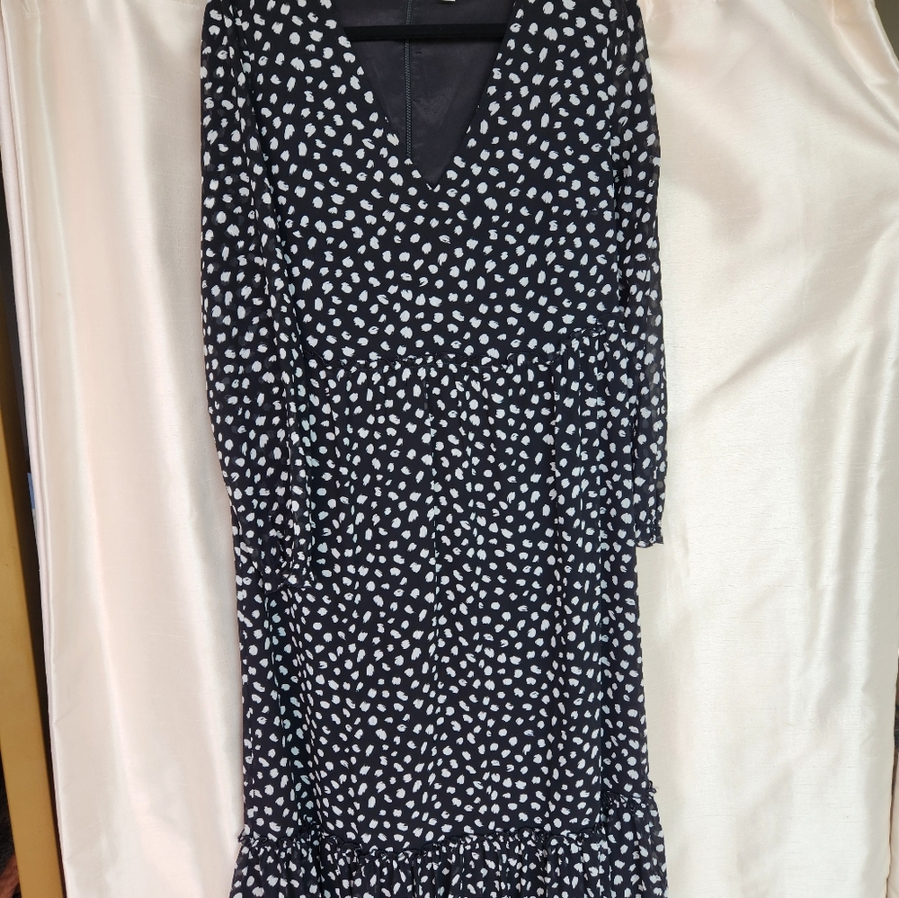 V- Kneck Dress